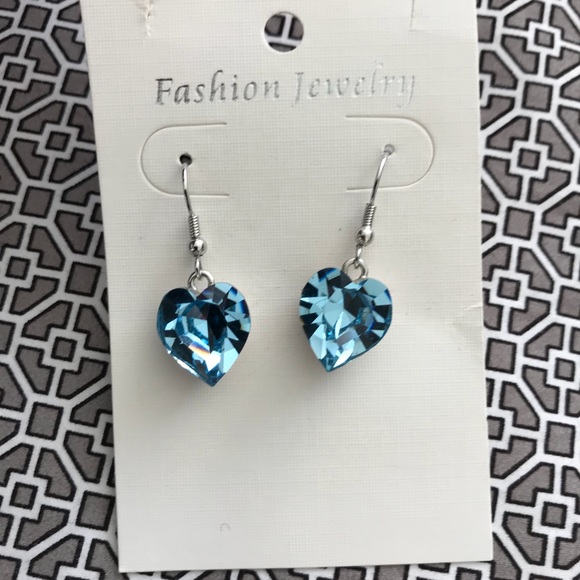 Borun Swarovski Necklace & Earrings Set - Picture 5 of 7